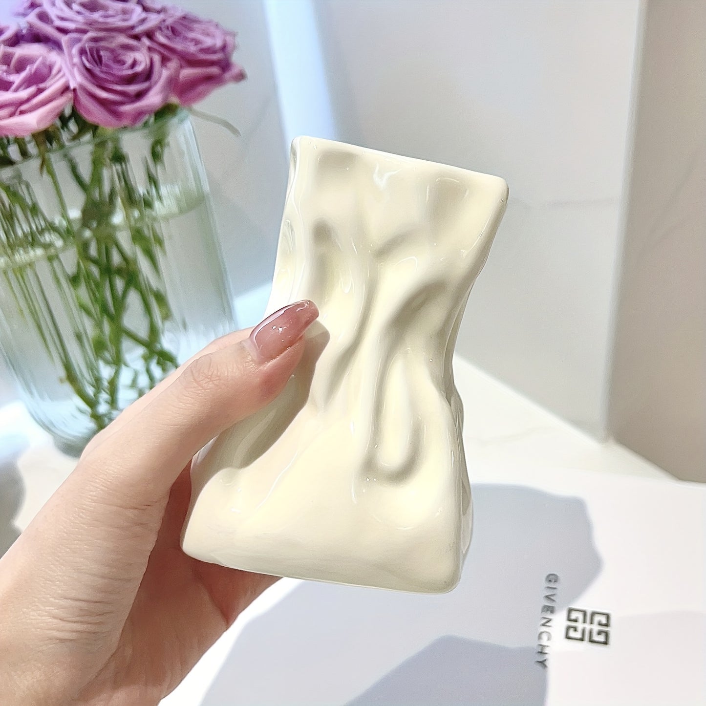 Wind-Bound Toothbrush Holder