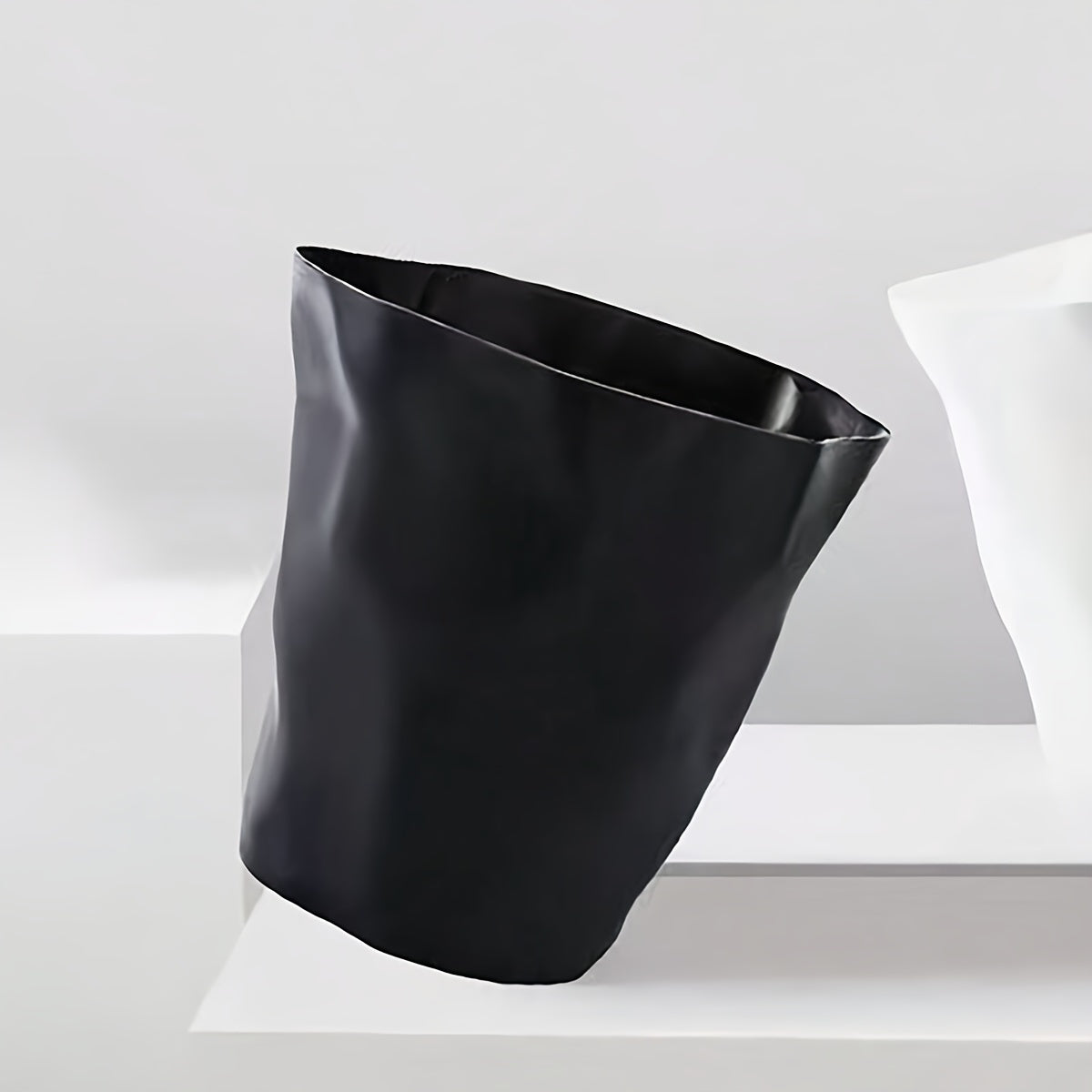 Modern Minimalist Wavy Trash Can
